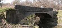 A picture of a concrete bridge